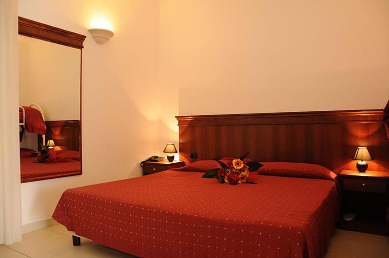 Agri Hotel Conte Salentino Sant Isidoro  Eksteriør billede
