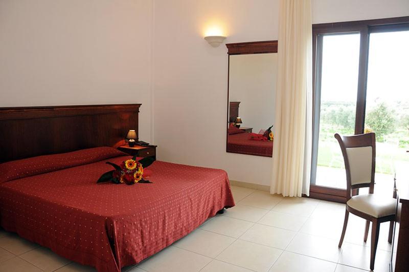 Agri Hotel Conte Salentino Sant Isidoro  Eksteriør billede
