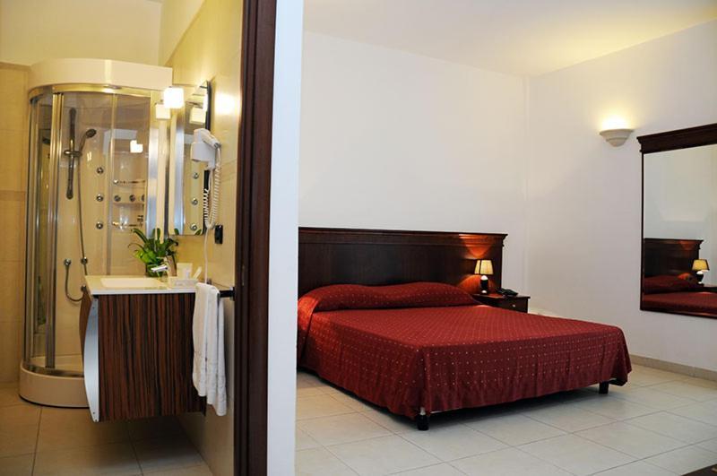 Agri Hotel Conte Salentino Sant Isidoro  Eksteriør billede