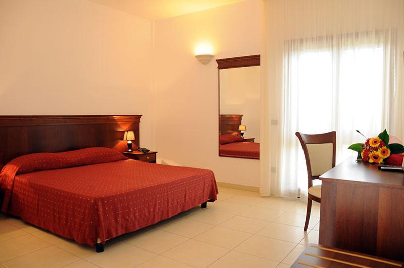Agri Hotel Conte Salentino Sant Isidoro  Eksteriør billede