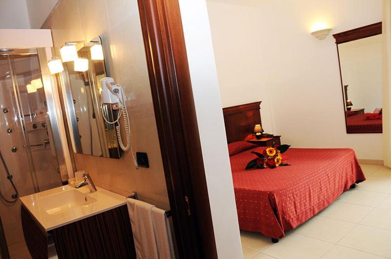 Agri Hotel Conte Salentino Sant Isidoro  Eksteriør billede