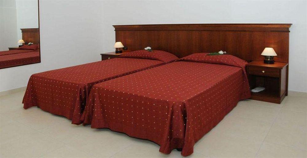 Agri Hotel Conte Salentino Sant Isidoro  Eksteriør billede