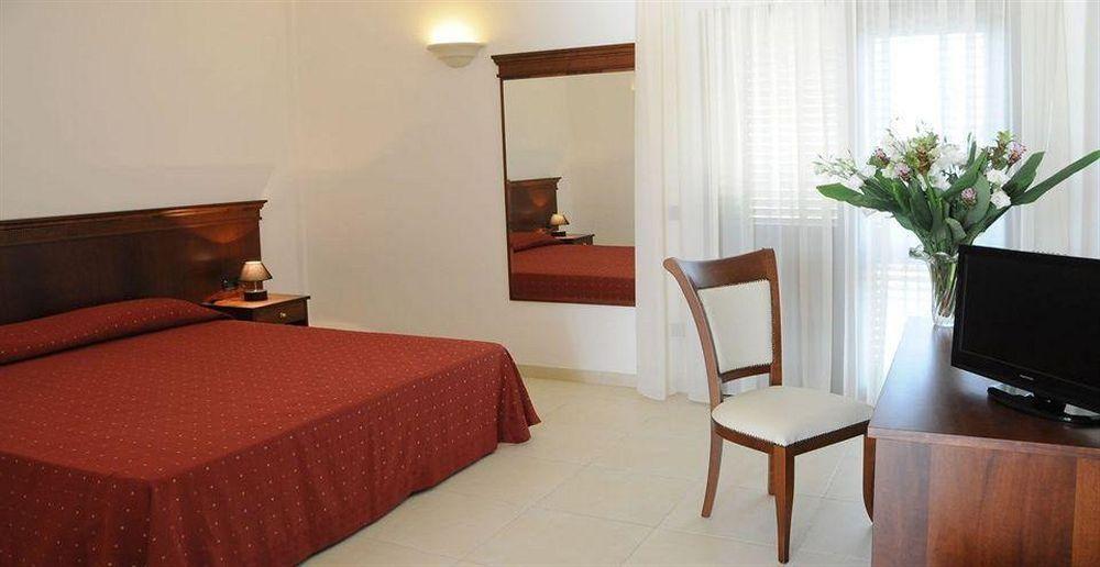 Agri Hotel Conte Salentino Sant Isidoro  Eksteriør billede