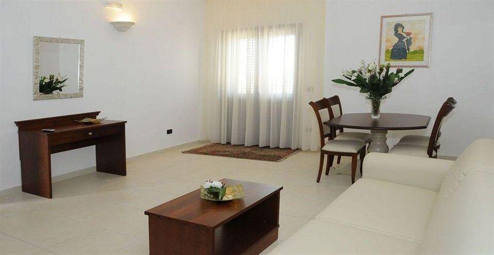 Agri Hotel Conte Salentino Sant Isidoro  Eksteriør billede