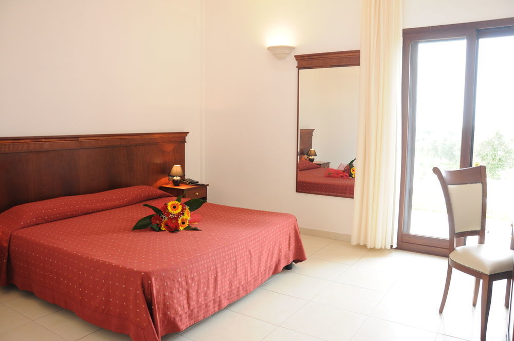 Agri Hotel Conte Salentino Sant Isidoro  Eksteriør billede