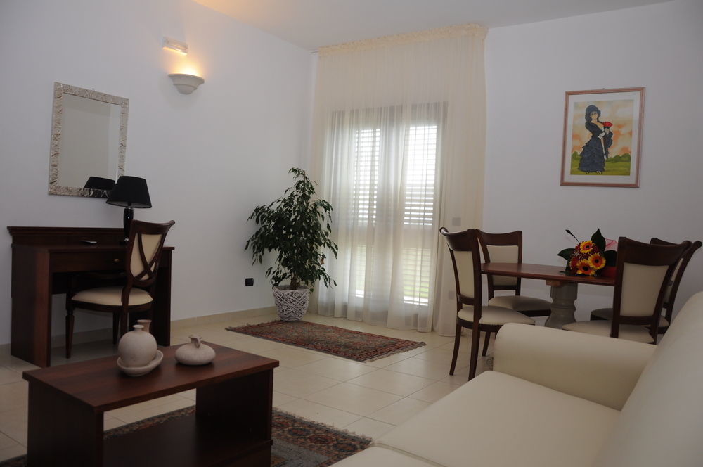 Agri Hotel Conte Salentino Sant Isidoro  Eksteriør billede
